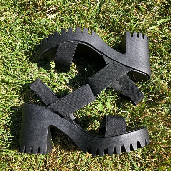 Madden Girl Platform Strappy Sandals - Picture 5 of 7